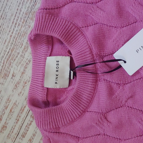 Pink Rose Cableknit Cropped Sweater Cropped NWT - Picture 3 of 7